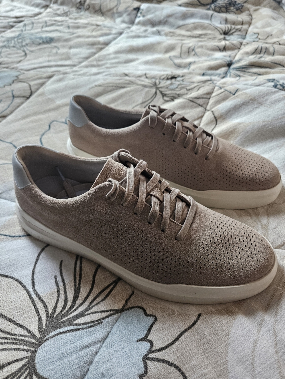 Men's 11 Cole Haan Suede Sneakers in Light Tan - Picture 2 of 10